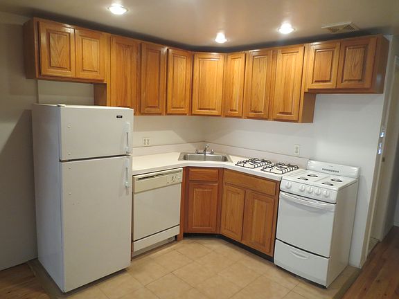 4th image of 57 Carmine St APT 1c