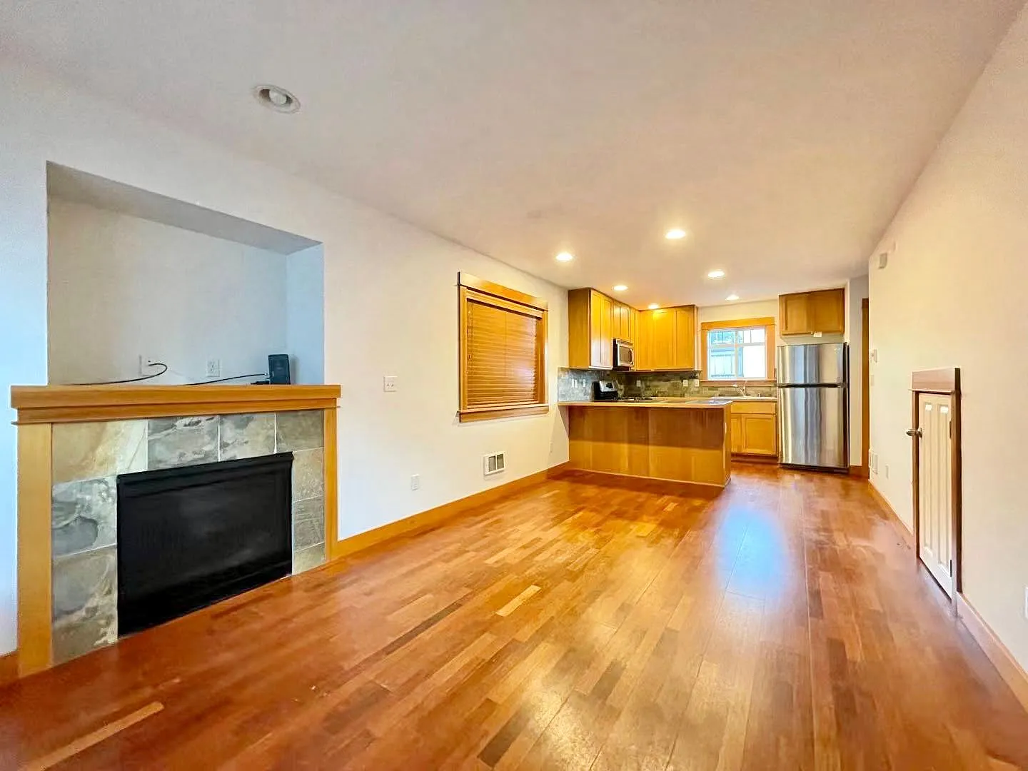Great TownHome For Rent — Photo 4