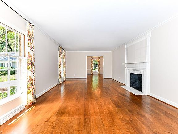 3rd image of 109 Irving Park Ct