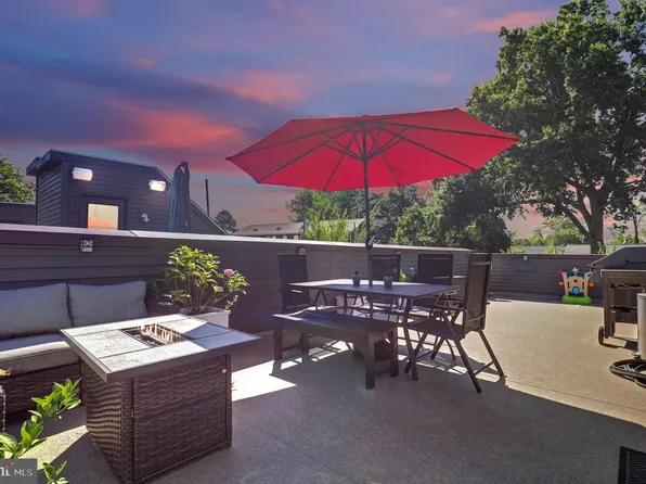 5701 11th St N APT 5, Arlington, VA 22205