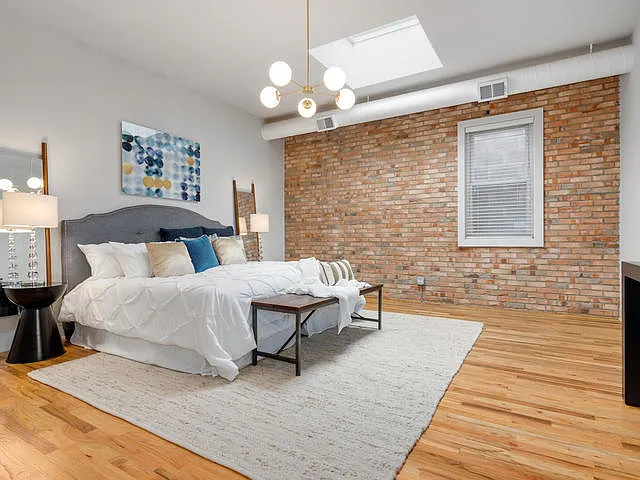 1742 N Winchester Ave #203 — Photo 14