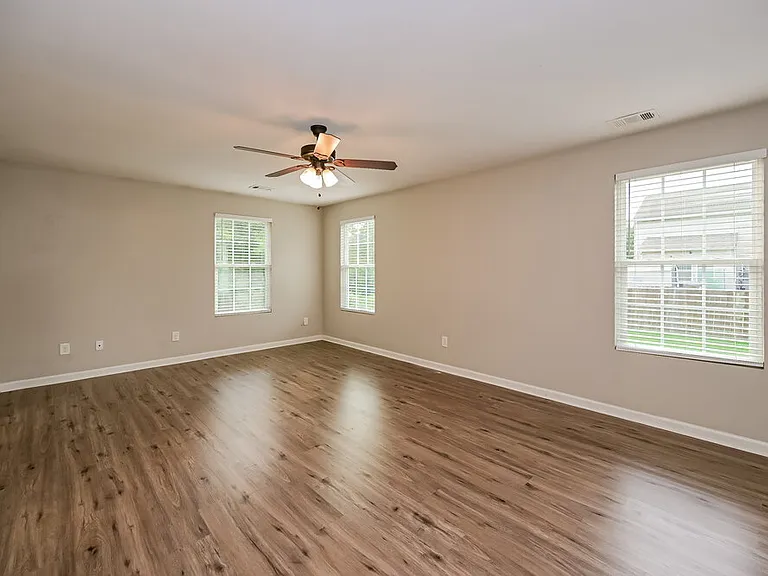 4004 Alicia Ln — Photo 10