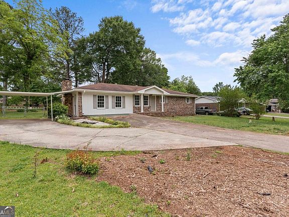 2nd image of 122 Carroll Cir