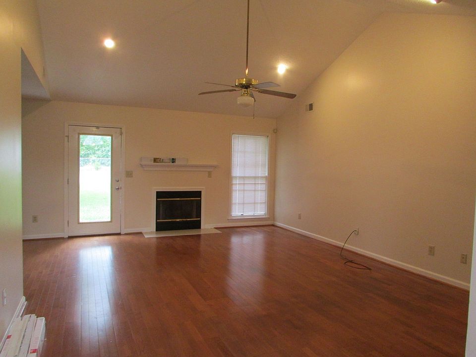 1st image of 1125 Northlake Dr #1