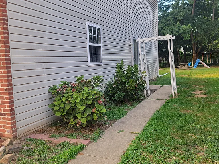 401 Corinthian Ave #2 — Photo 15