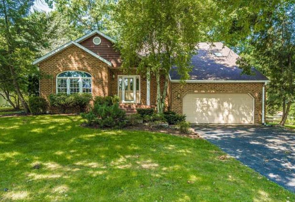 1st image of 233 Jackson Ave