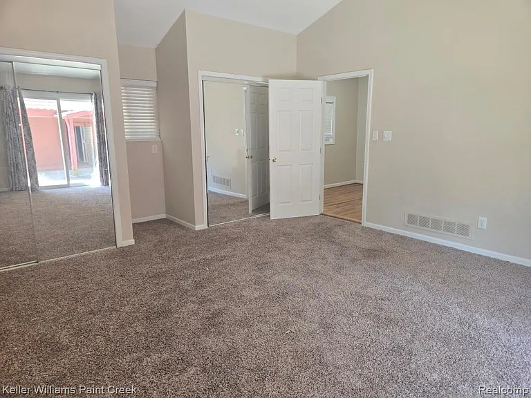 1460 Gravel Ridge Dr — Photo 16