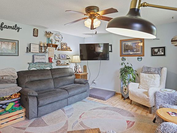 5th image of 255 Dogwood Rd