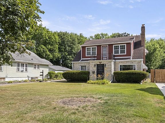 2nd image of 253 River Ln