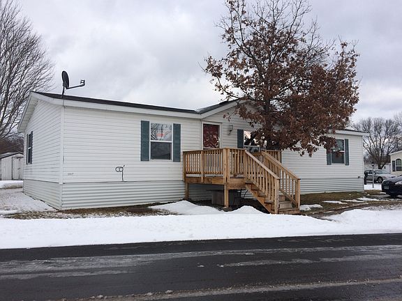 2nd image of 7001 Birchview Ln NE
