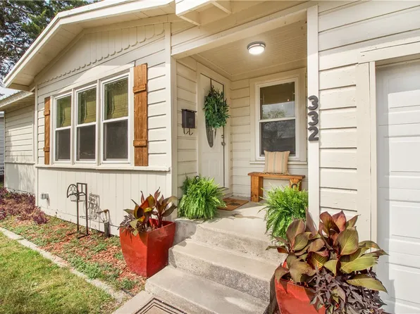 332 S Chiltipin St, Sinton, TX 78387