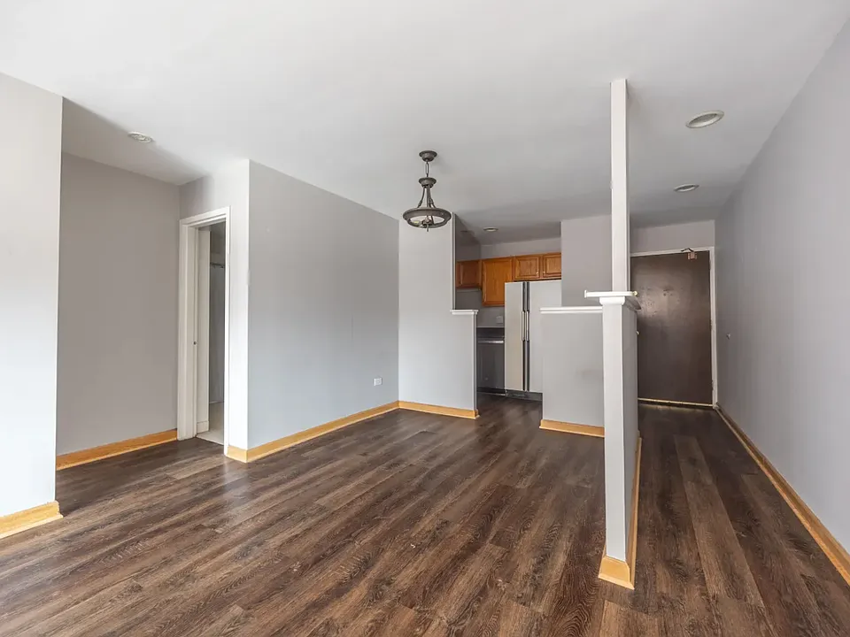 607 W Wrightwood Ave #313