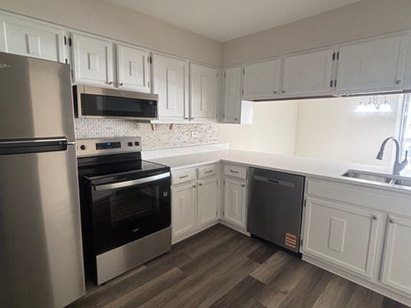 4th image of 711 E 194th St #A