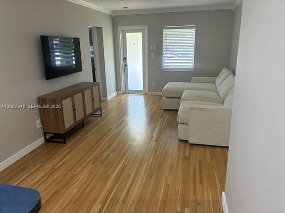 3rd image of 5886 SW 42nd St