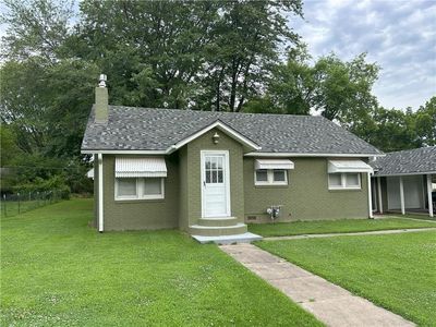 1047 N Lynn St, Nevada, MO, 64772