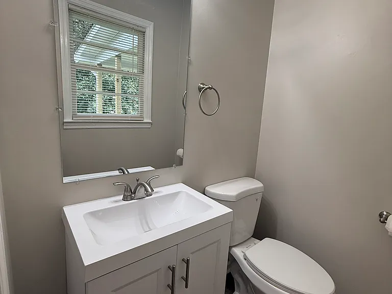 3046 Mattison St — Photo 3