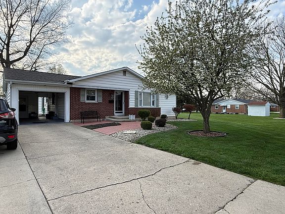 3rd image of 218 Eastview Dr