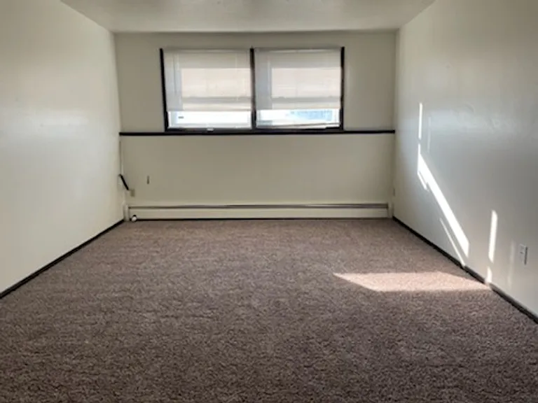 901 22nd Ave NW — Photo 3