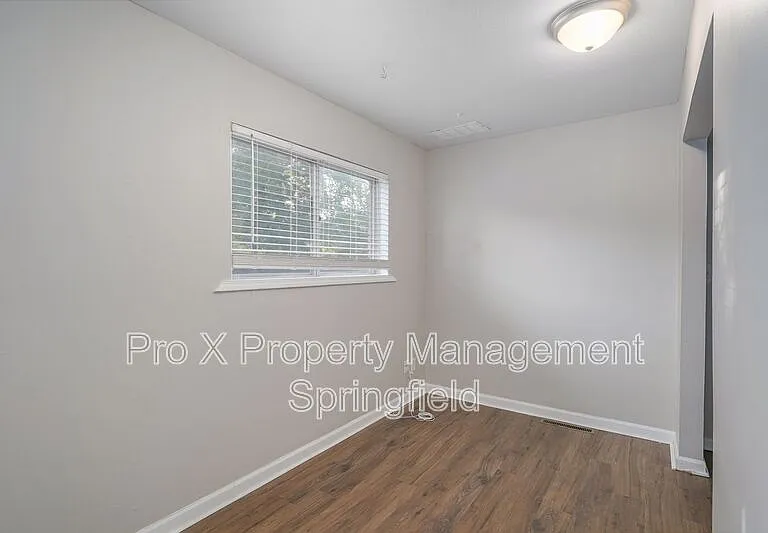 2929 E University St #5 — Photo 10