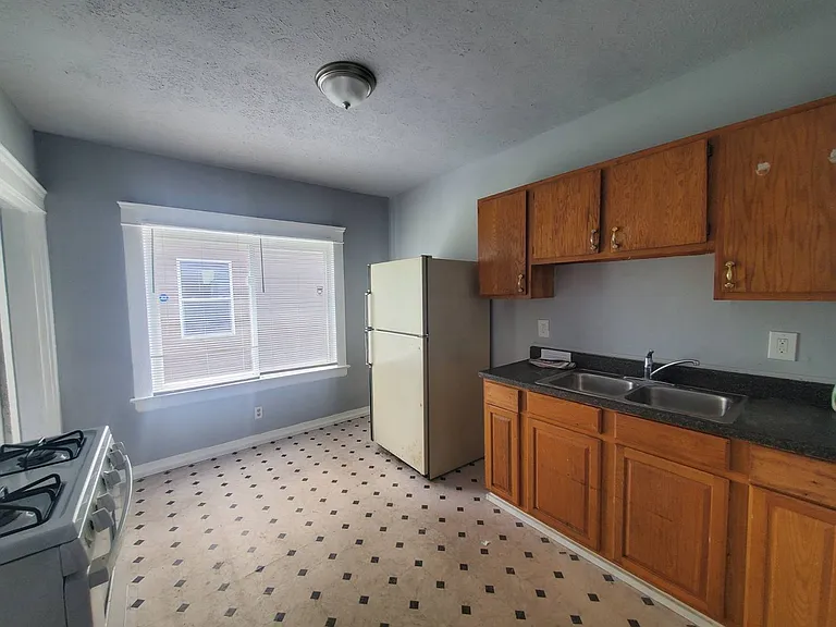 3415 E 114th St — Photo 12