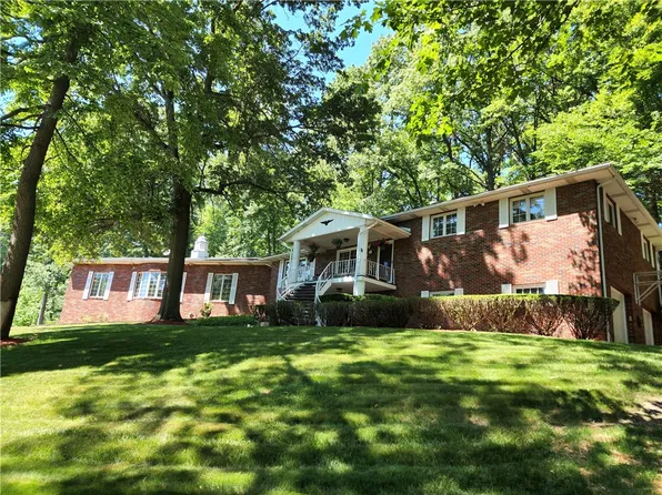 909 E Fairfield Ave, New Castle, PA 16105