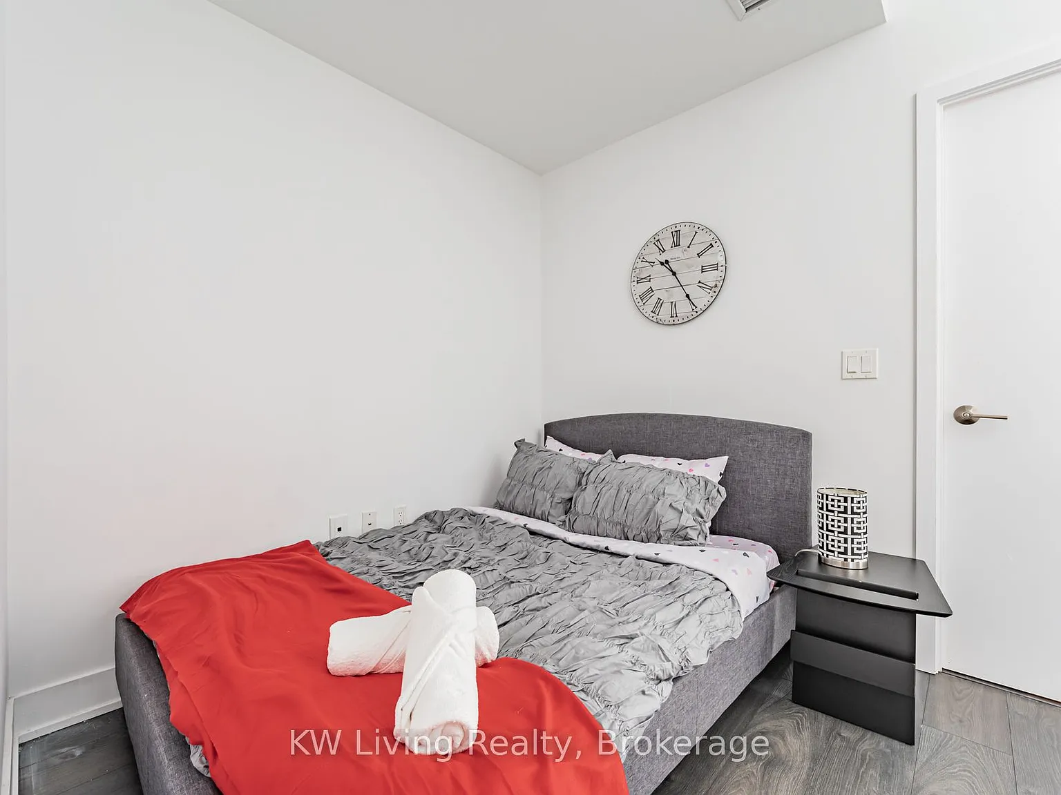 2 bed, $2,550 — Photo 2