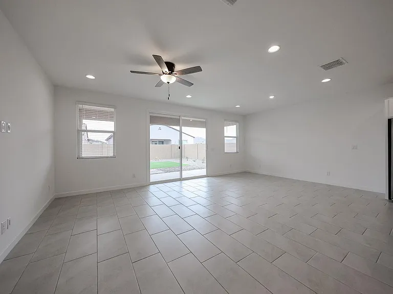 7814 W Hide Trl — Photo 4