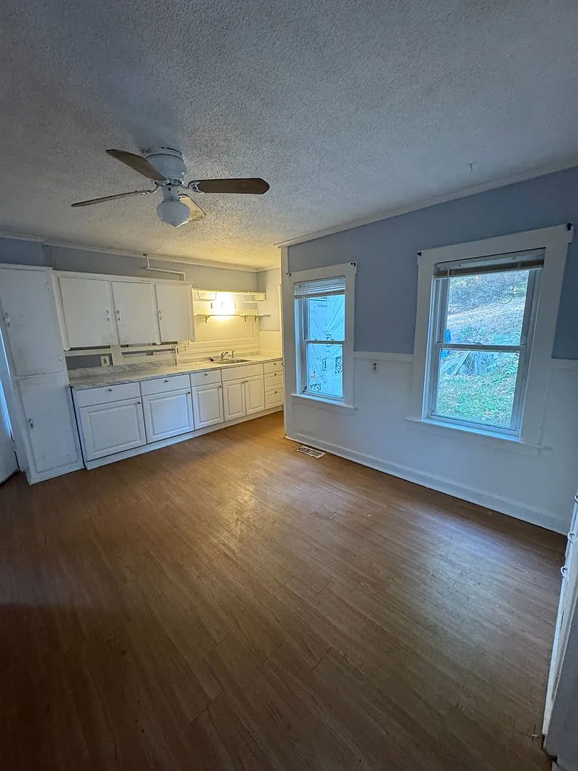 107 Hanover Street — Photo 3