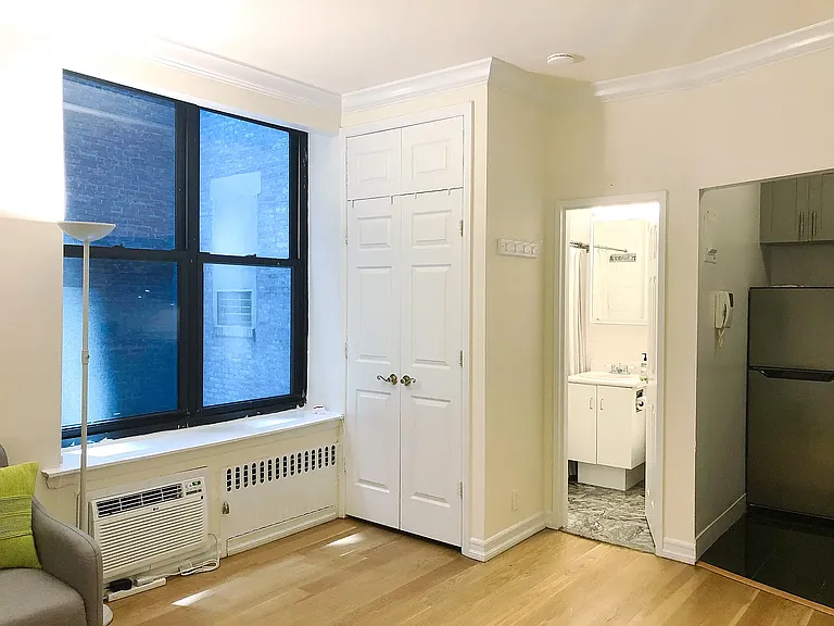 112 W 72nd St #4C — Photo 3