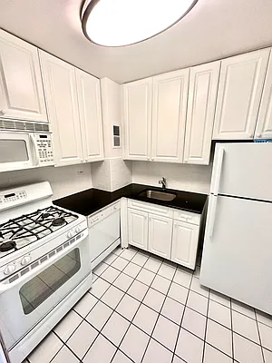 Rented by Addison Property Group | media 9