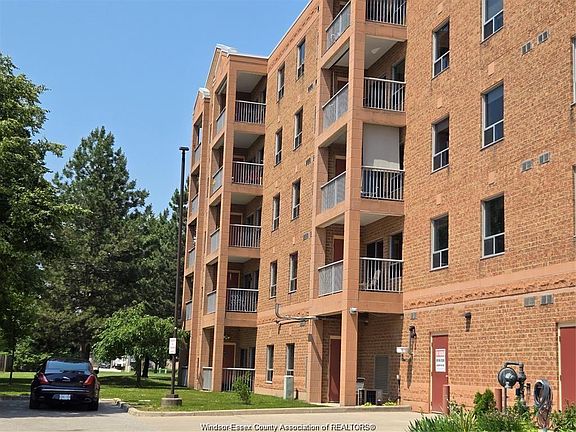 3rd image of 3795 Southwinds Dr #205