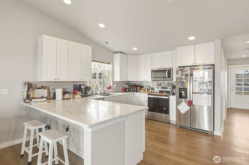 3rd image of 260 Parkside Place