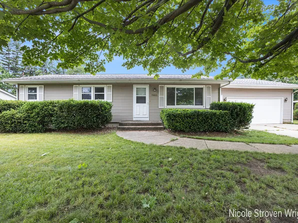 7883 Lamplight Dr, Jenison, MI 49428