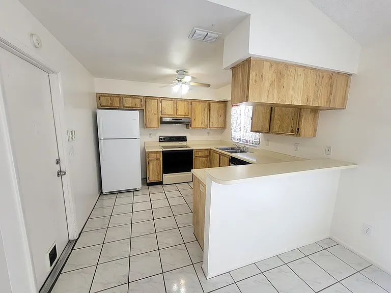 8224 Autumn Oak Ave — Photo 7
