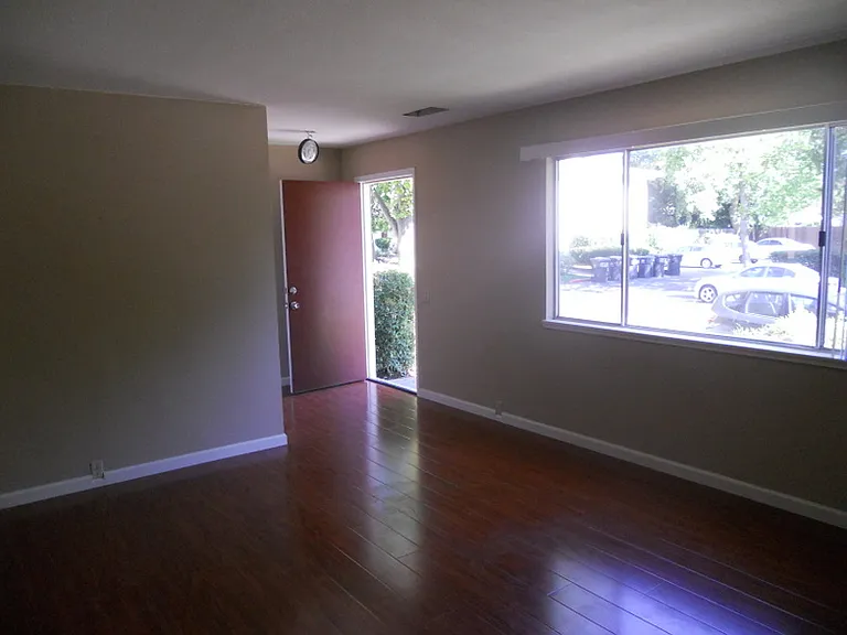 1557 Drake Dr — Photo 7