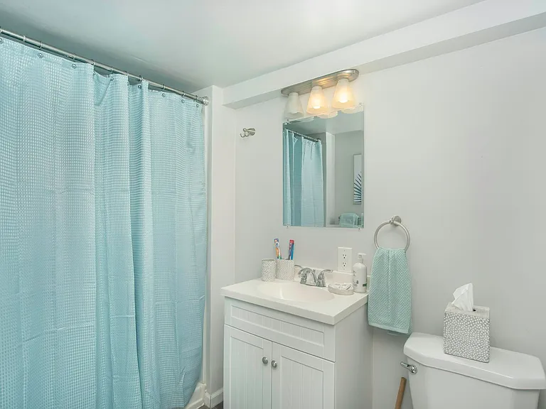 621 Susan Dr — Photo 21