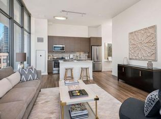 816 N Clark St, Chicago, IL 60610