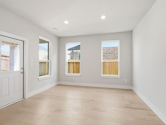 5th image of 3235 Bushy Hawthorn Dr
