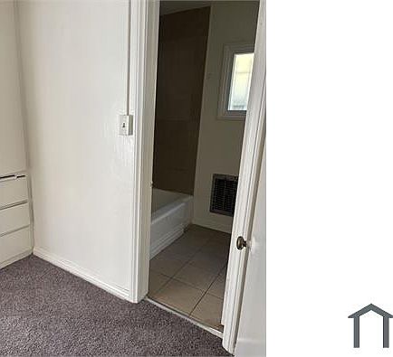 1st image of 2226 W 26th Pl APT 4