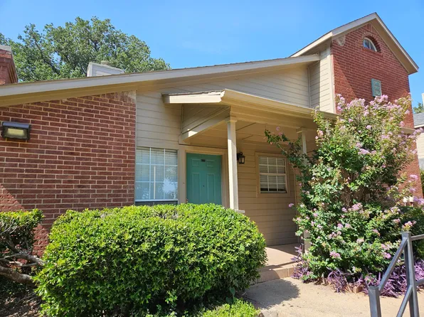 1467 Meadowood Village Dr, Fort Worth, TX 76120