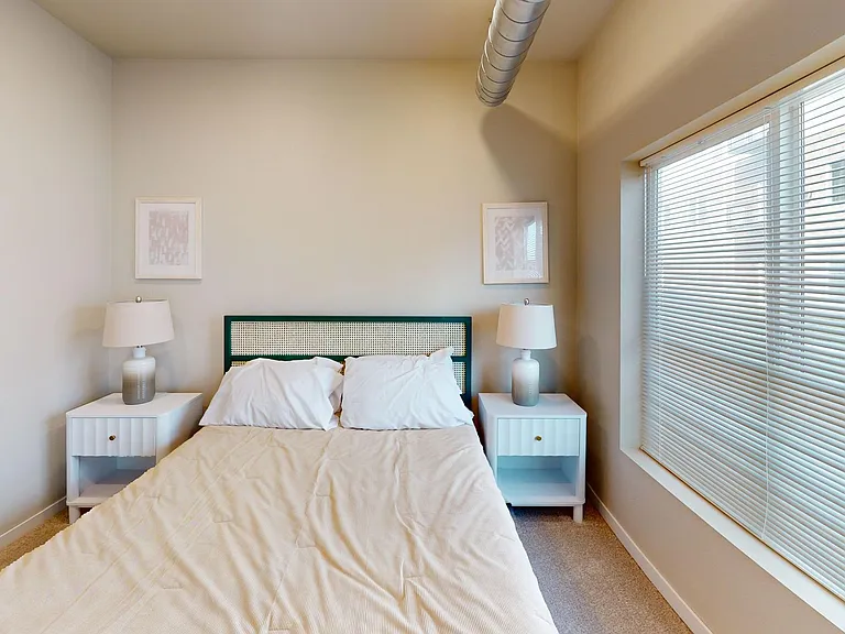 10Bedrock Apartments — Photo 37