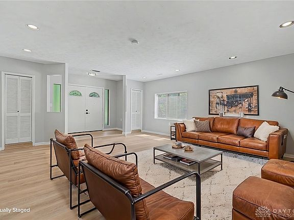 5th image of 3757 Highmont St