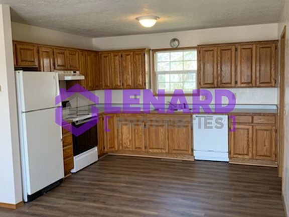 4th image of 1841 E Laverne St