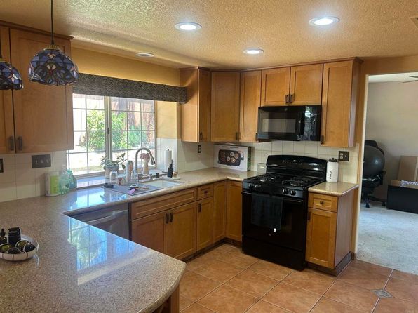 402 Calle Corazon, Oceanside, CA 92057