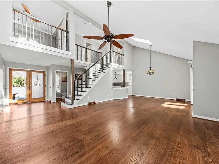 2051 Marsh Flower Ln — Photo 7