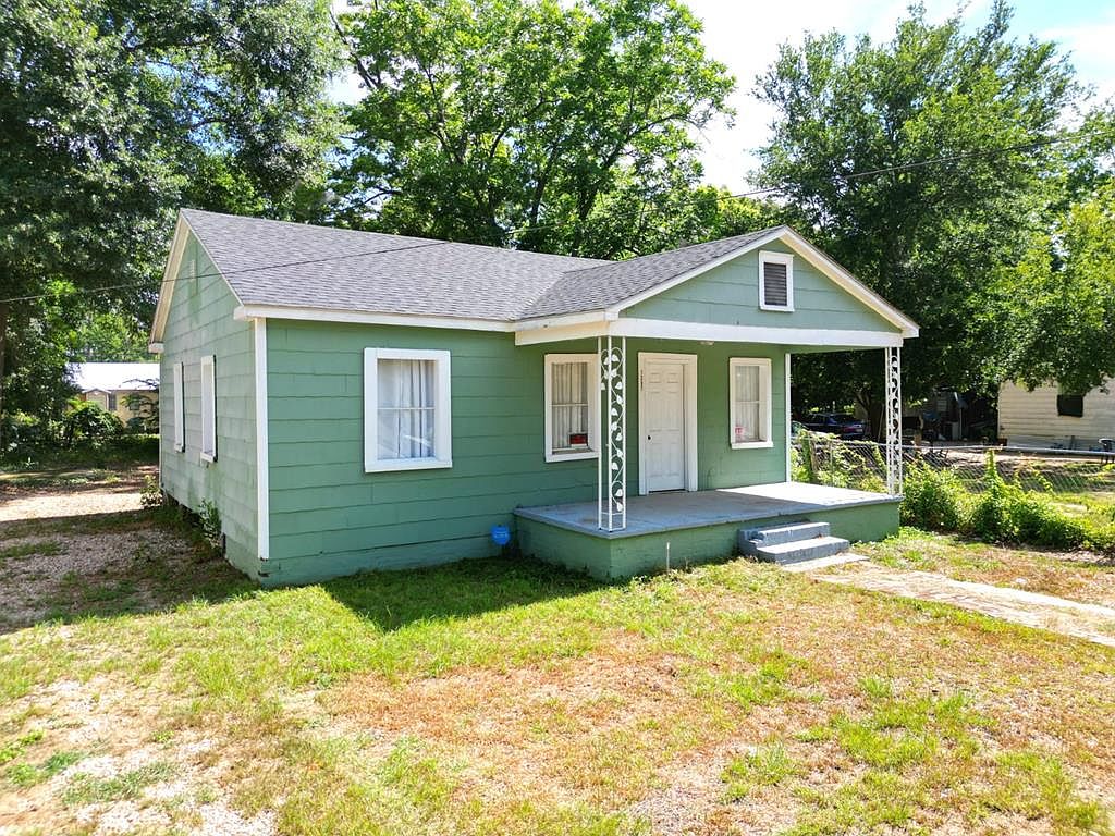 1207 E Broughton St, Bainbridge, GA 39817 | MLS #12294 | Zillow