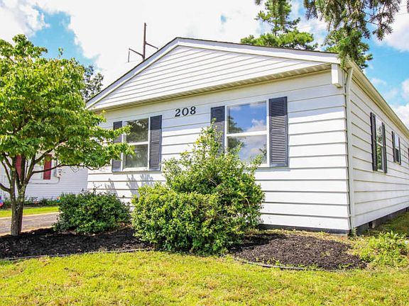 3rd image of 208 Torrey Pines Dr