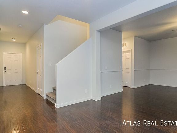 3rd image of 10746 Cather Ave