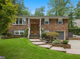 587 Lake Blvd, Lindenwold, NJ 08021