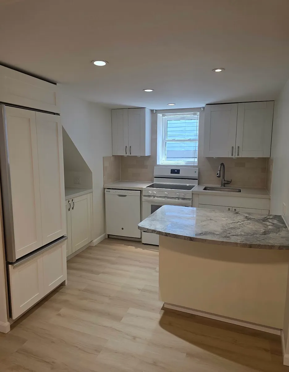 Building Photo - 68-30 78th St #1